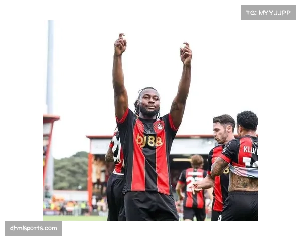 伯恩茅斯边锋塞梅尼奥展现速度优势 成反击战术利器 伯恩茅斯边锋塞梅尼奥展现速度优势 成反击战术利器
